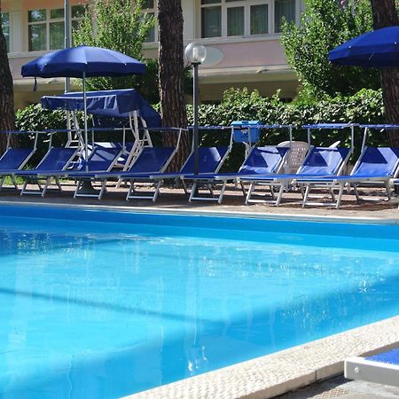 Hotel Tiffany Rimini Exterior foto